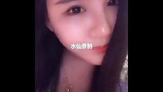 某APP直播平台大奶子露臉美女主播睡床